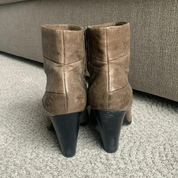 Vince Camuto leather Belta boot size 10 - Picture 4 of 12